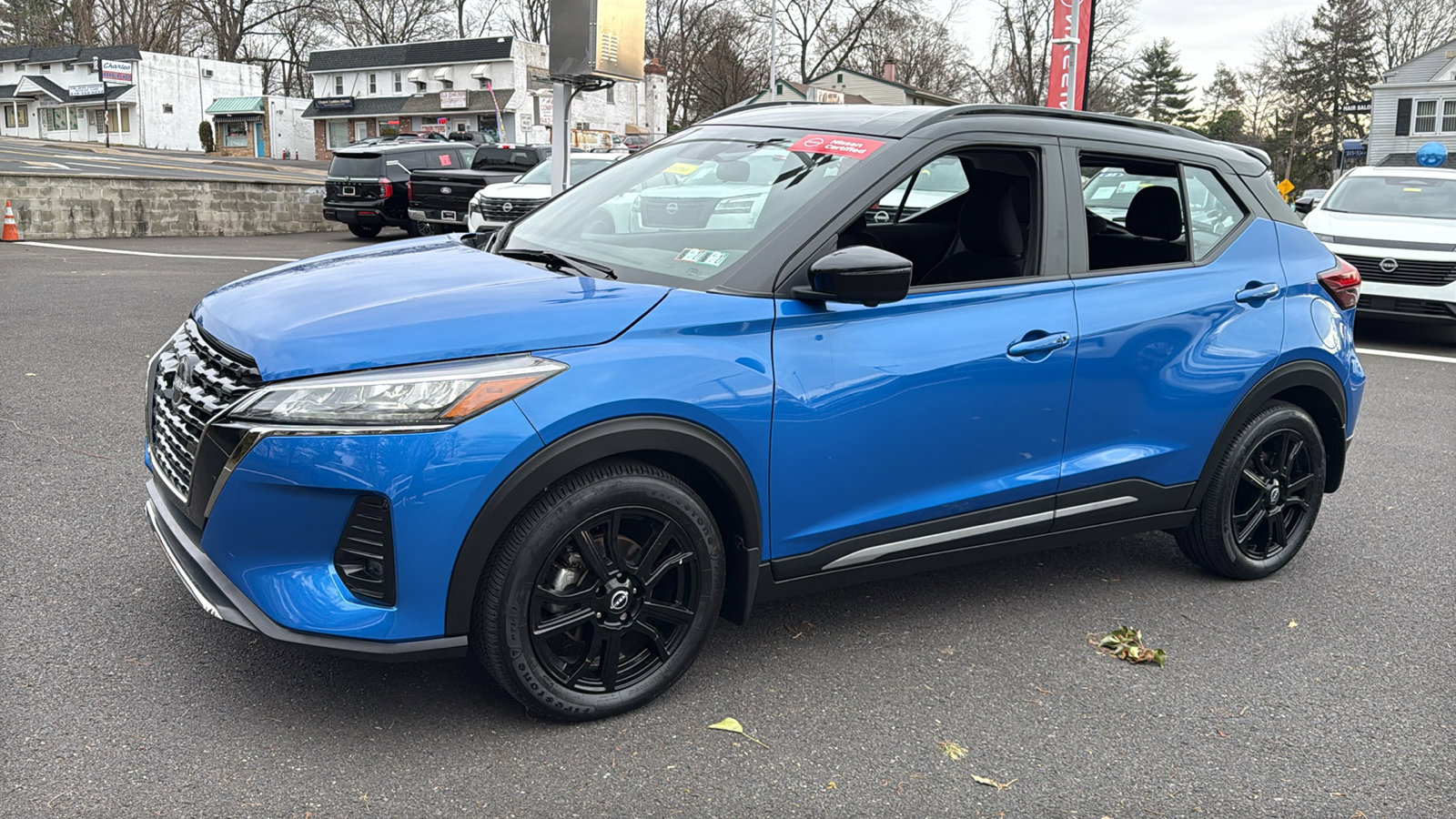 Certified 2024 Nissan Kicks SR image 3