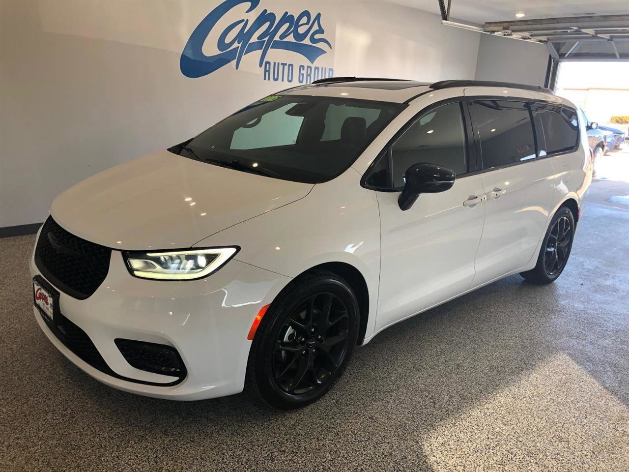 Used 2025 Chrysler Pacifica Limited