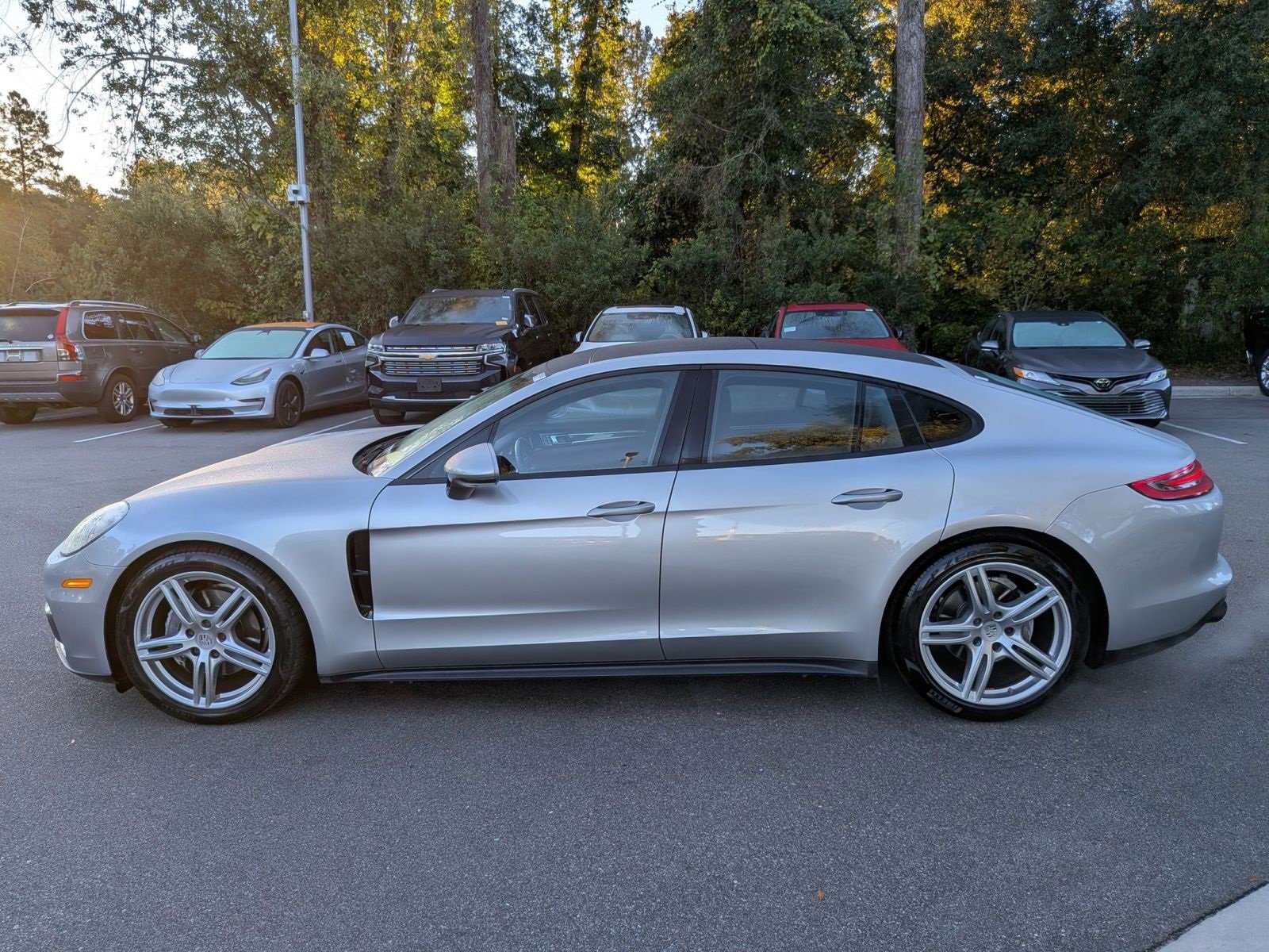 Used 2018 Porsche Panamera image 6