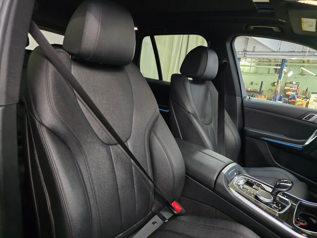 Used 2021 BMW X5 xDrive45e w/ Premium Package image 11