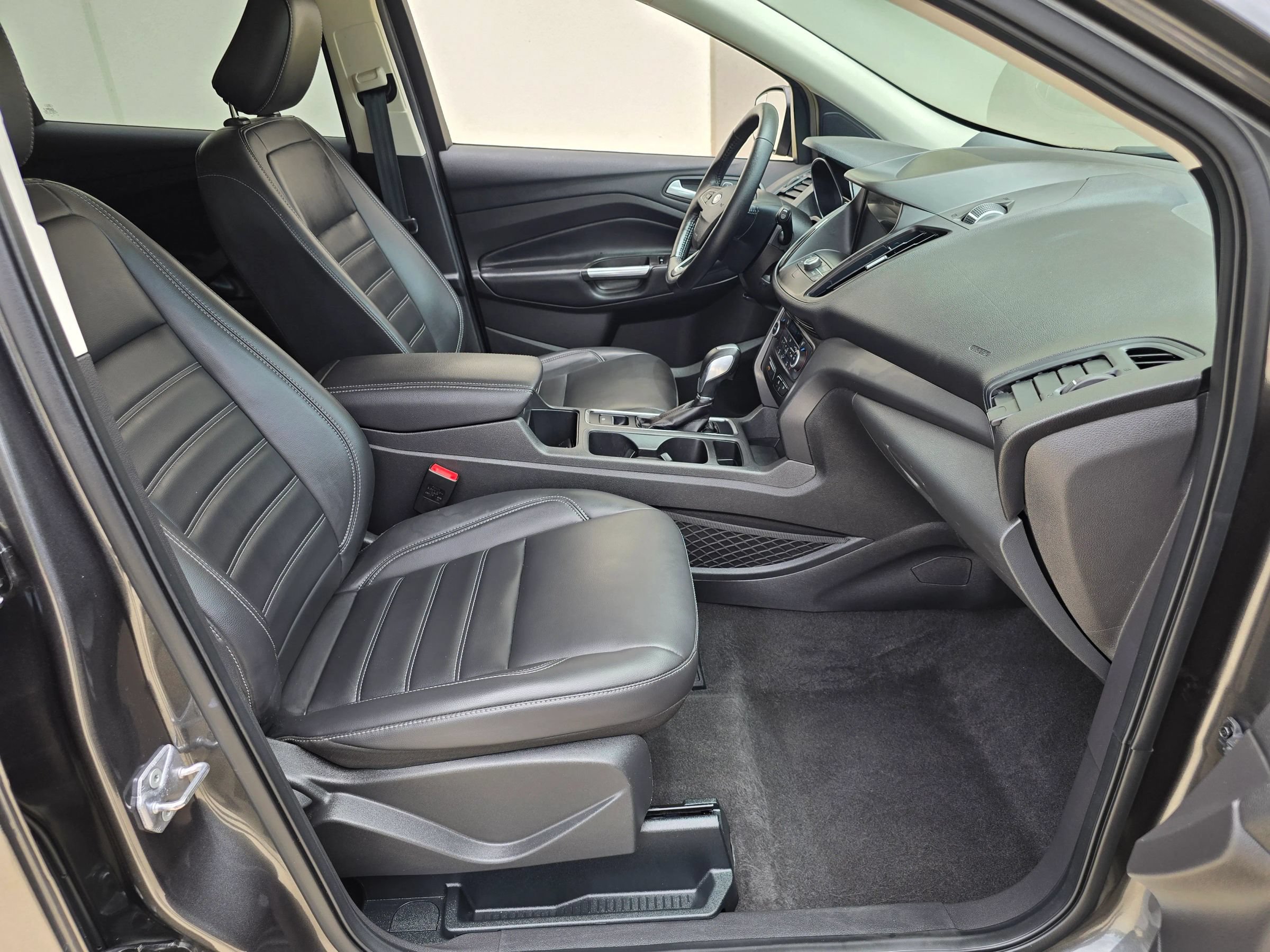 Used 2019 Ford Escape SEL FWD image 22