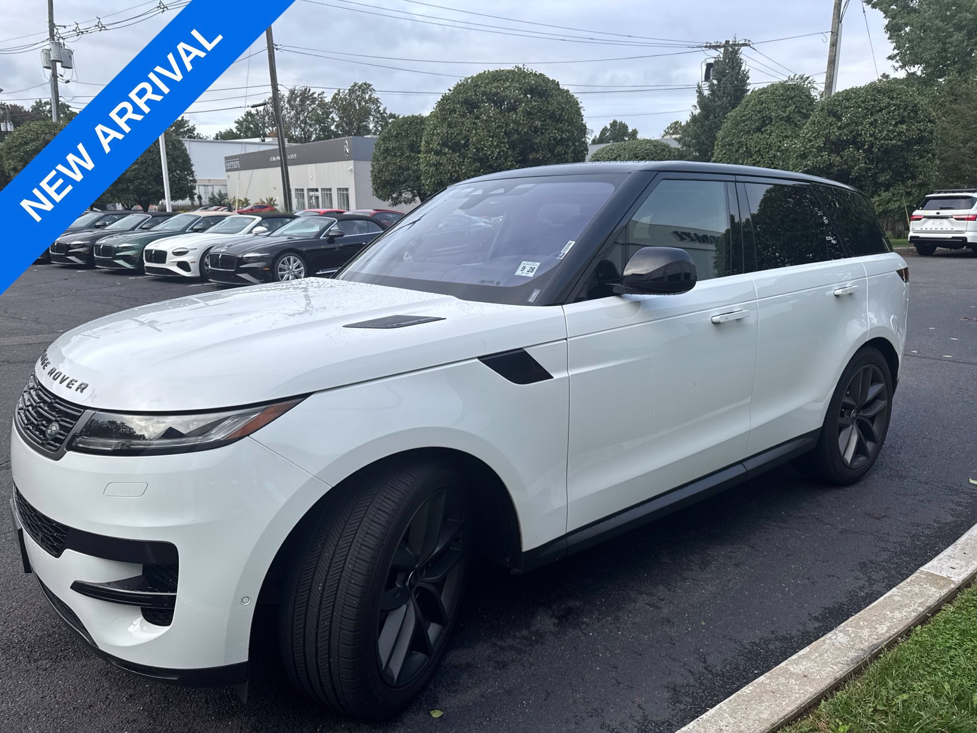 Used 2023 Land Rover Range Rover Sport SE AWD/4WD image 5