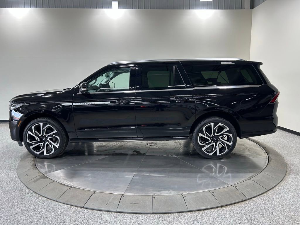 New 2026 Lincoln Navigator L Reserve image 9