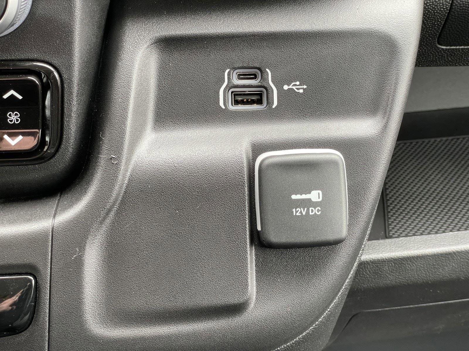 New 2026 RAM ProMaster 2500 w/ Convenience Group image 24