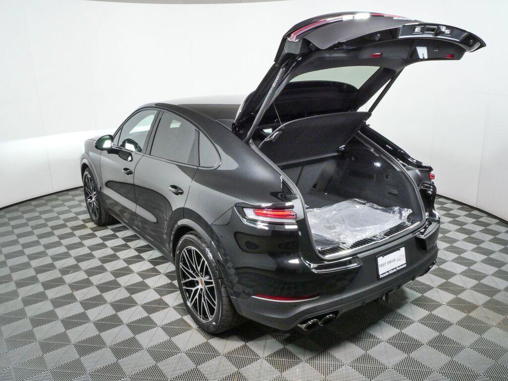 New 2026 Porsche Cayenne Coupe AWD/4WD image 34