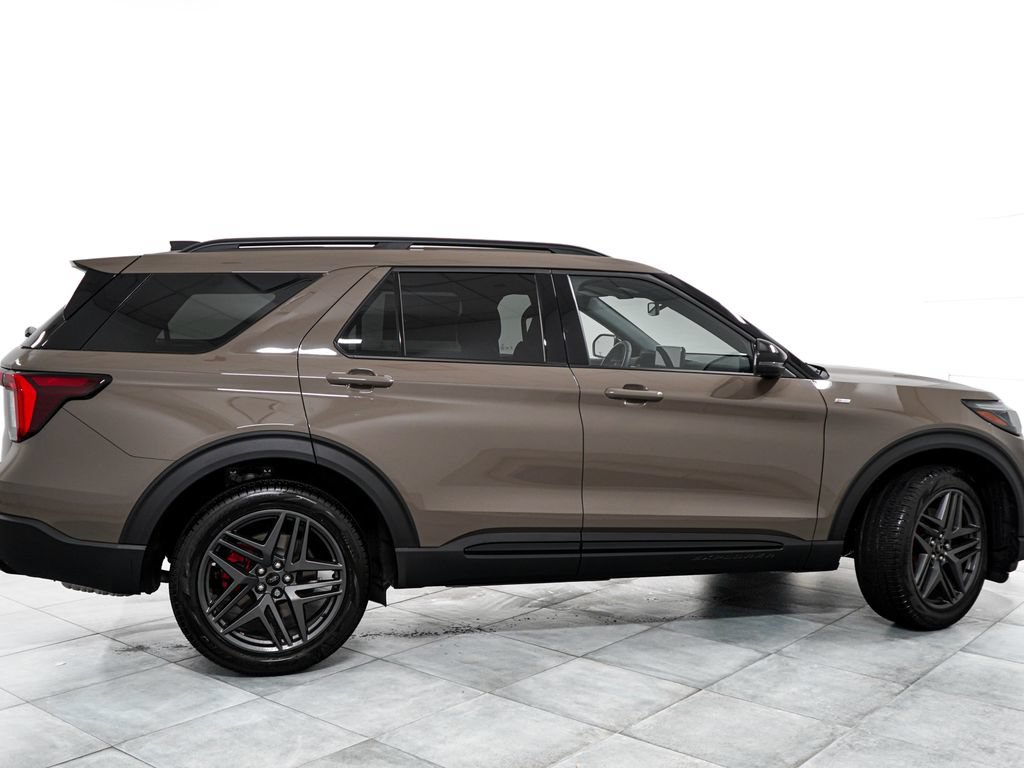 New 2026 Ford Explorer ST-Line w/ ST-Line Street Pack AWD/4WD image 8