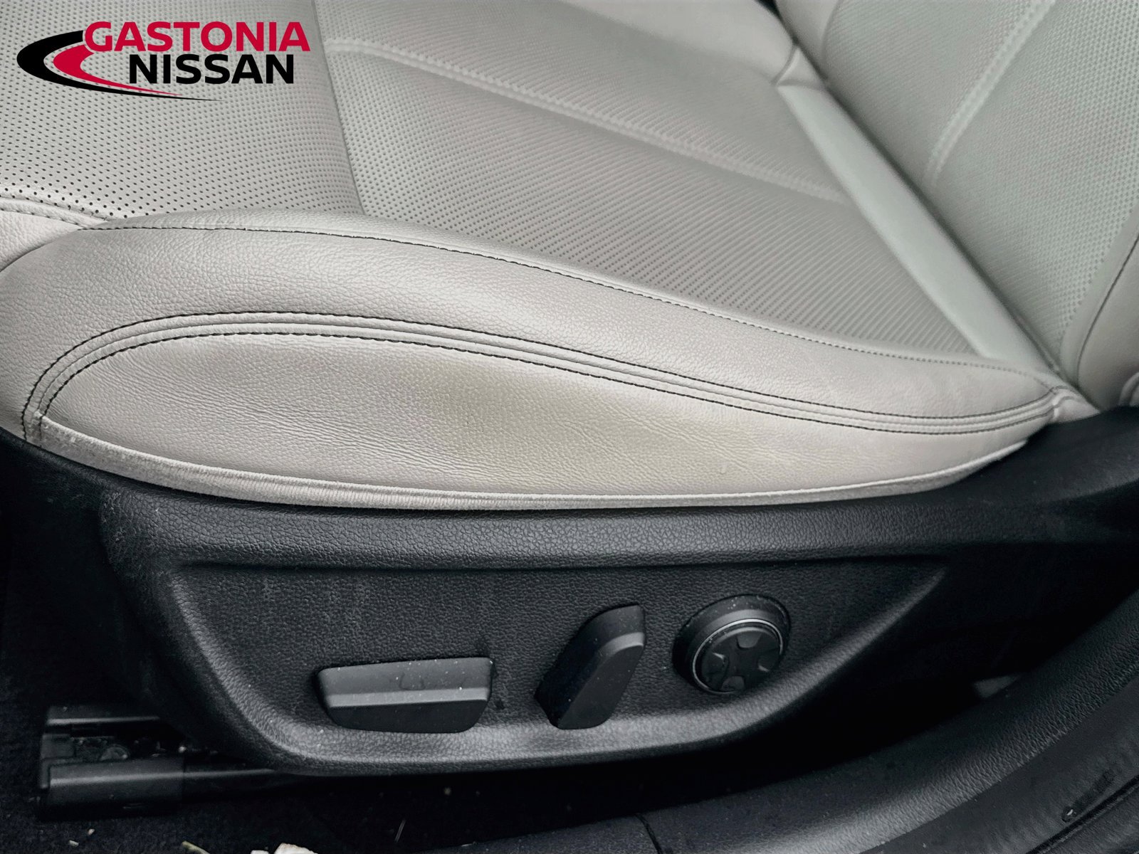 Used 2025 Genesis G70 2.5T AWD/4WD image 25