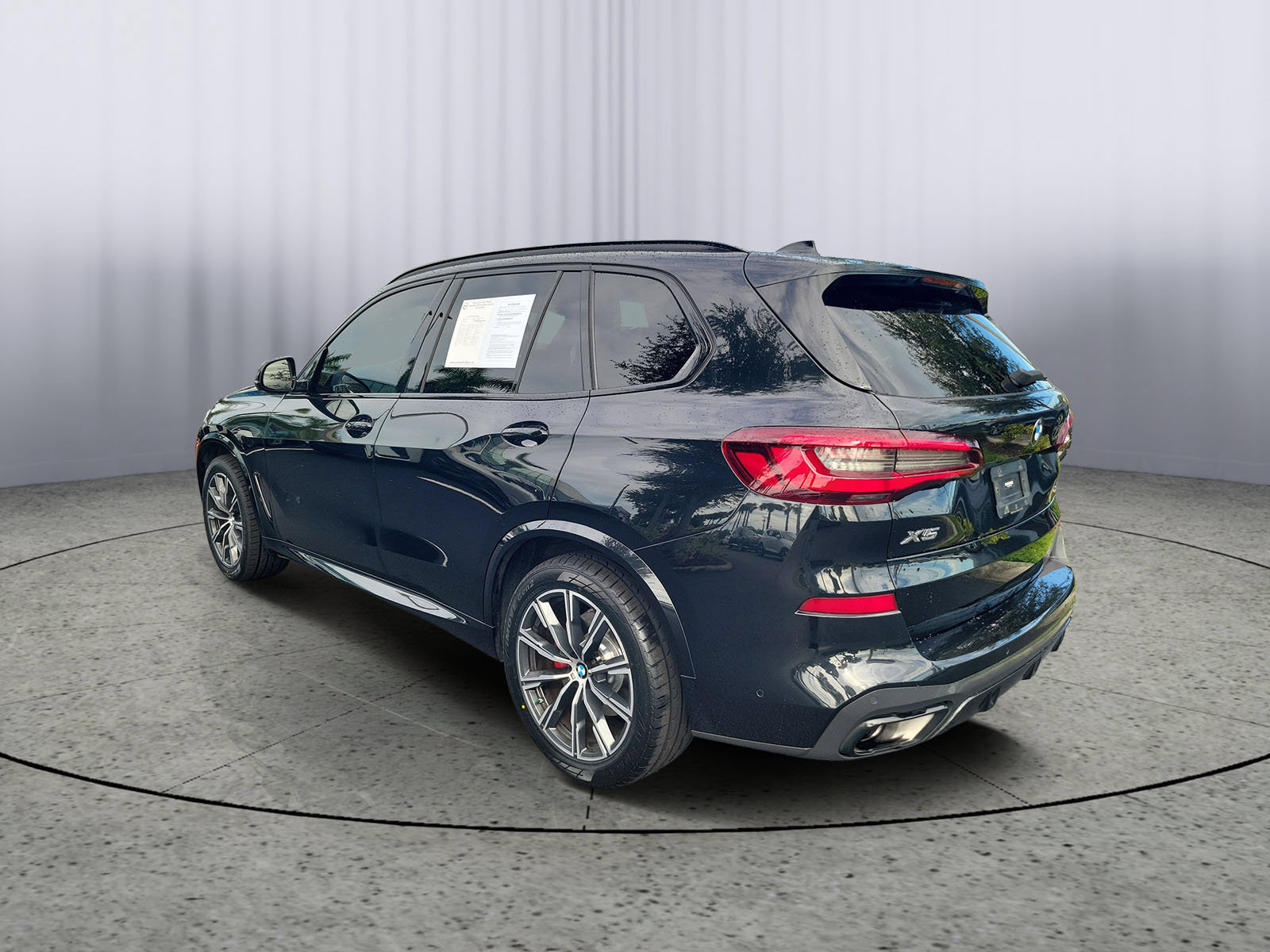 Used 2022 BMW X5 xDrive40i w/ M Sport Package AWD/4WD image 4