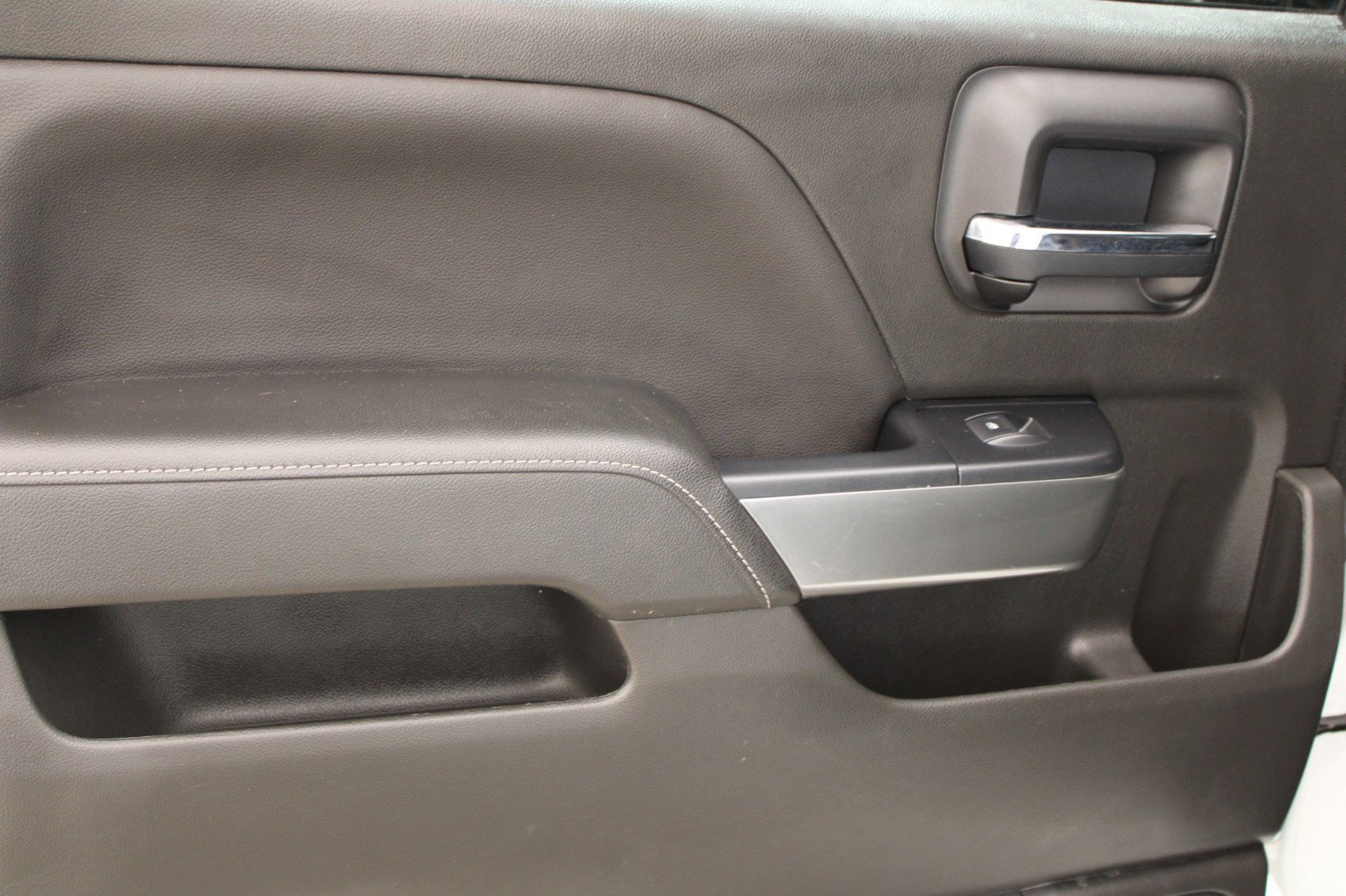 Used 2018 Chevrolet Silverado 1500 LT w/ All Star Edition image 20