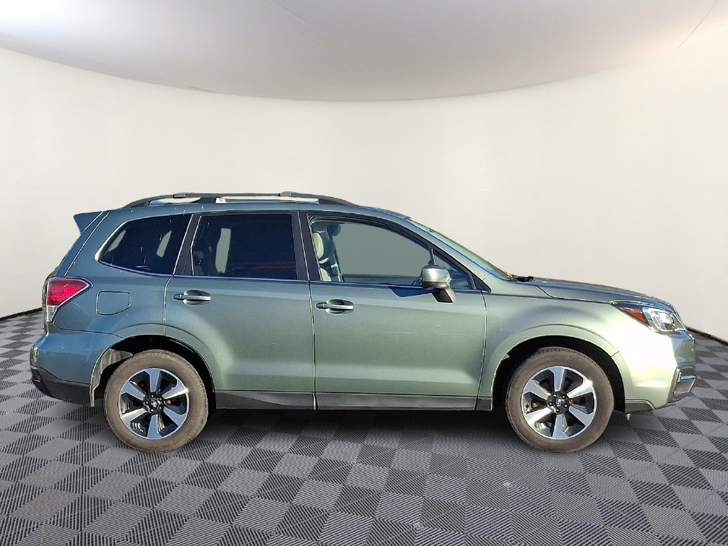Used 2017 Subaru Forester 2.5i Limited AWD/4WD image 9