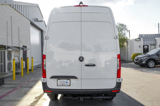 Used 2020 Mercedes-Benz Sprinter 2500 image 7