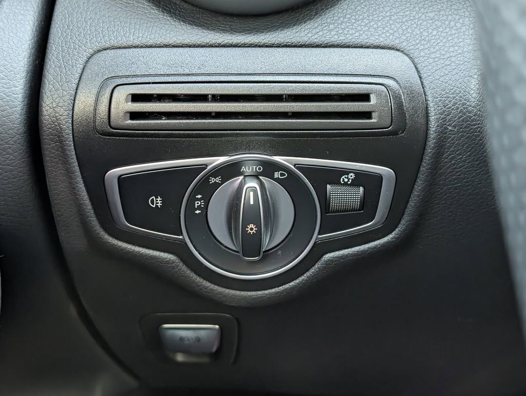 Certified 2022 Mercedes-Benz GLC 43 AMG 4MATIC image 21