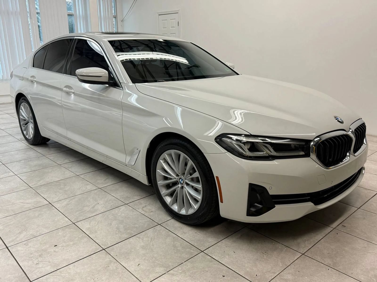 Used 2021 BMW 530i w/ Convenience Package RWD image 1