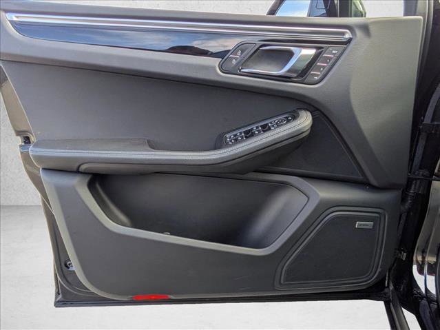 Used 2025 Porsche Macan Turbo image 13