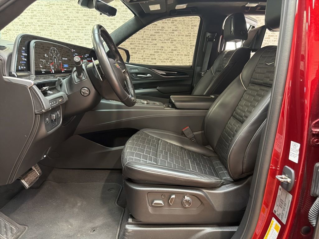 Used 2023 Cadillac Escalade V w/ LPO, ONYX Package AWD/4WD image 29