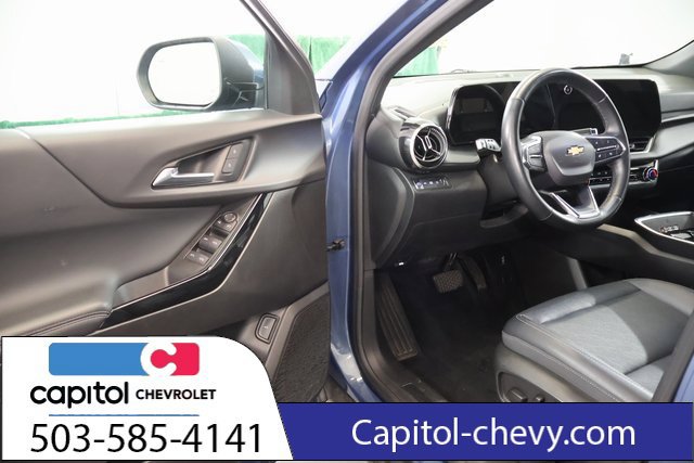 Used 2025 Chevrolet Equinox LT w/ Convenience Package II AWD/4WD image 9