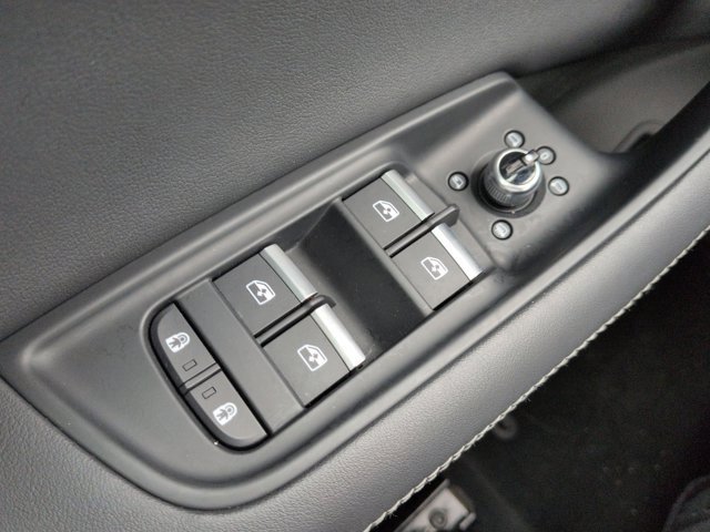 Used 2025 Audi Q7 3.0T Premium Plus image 26