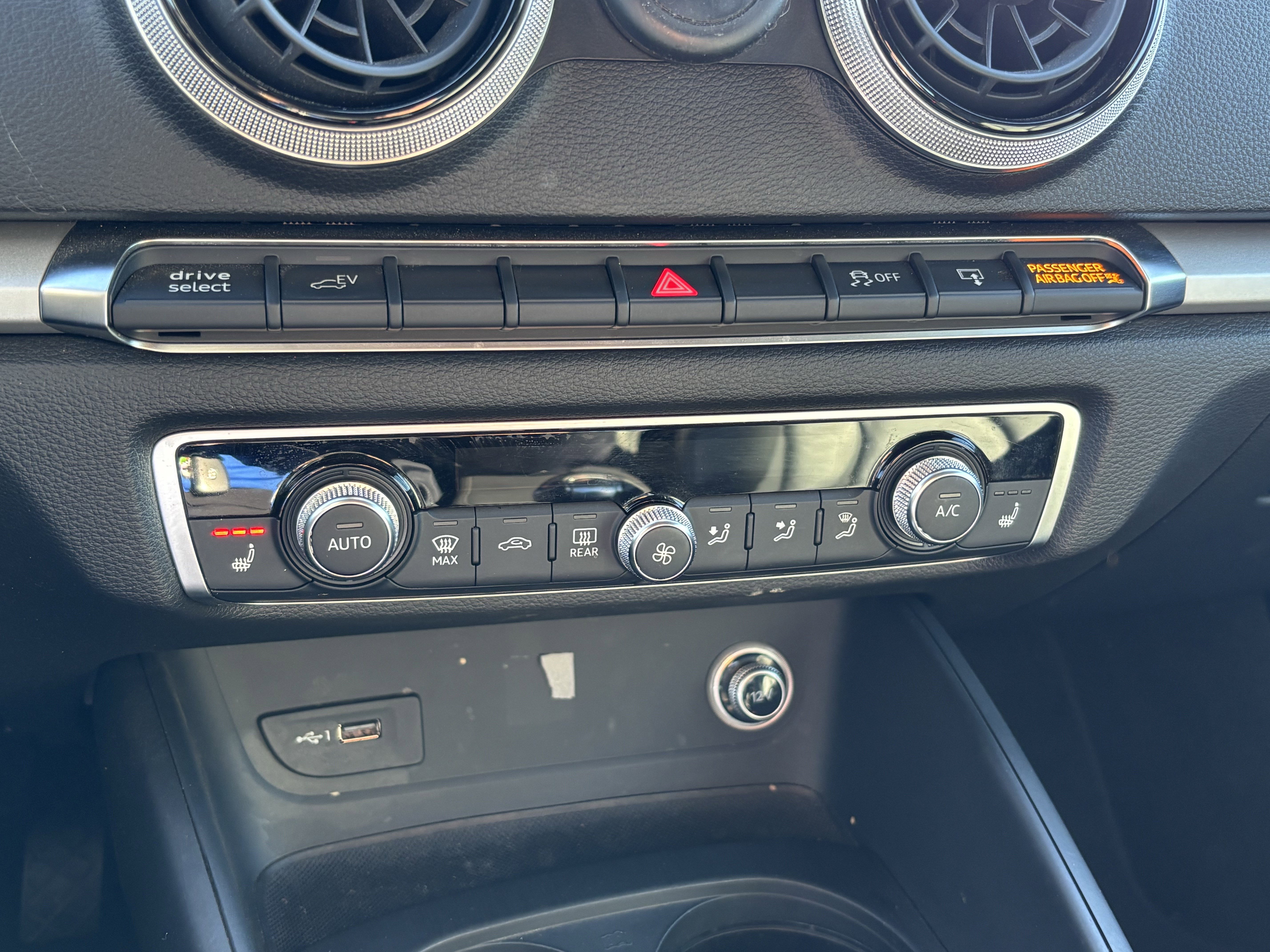 Used 2017 Audi A3 e-tron Premium w/ Sport Package image 29