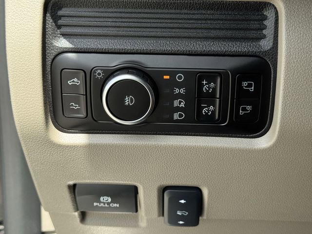Used 2025 Ford F350 Platinum w/ Platinum Plus Package AWD/4WD image 26