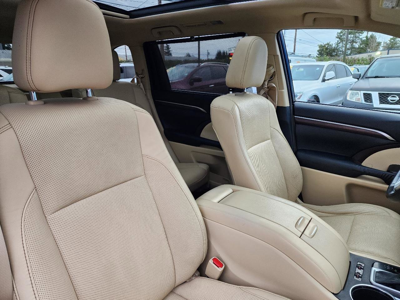 Used 2015 Toyota Highlander Limited Platinum image 38