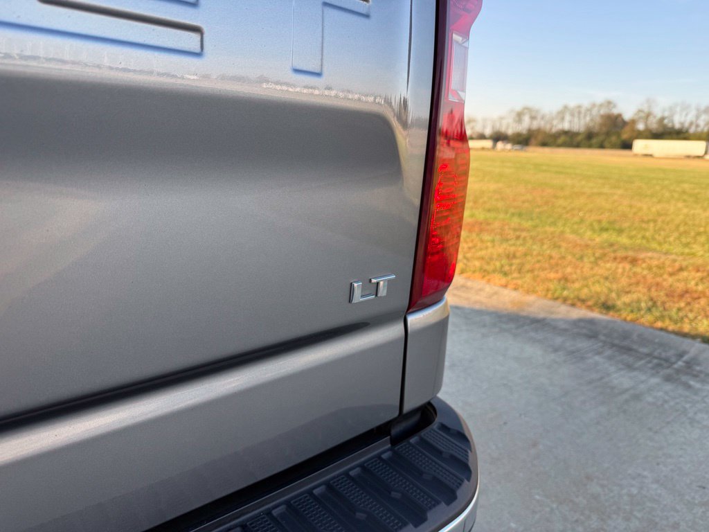 Used 2021 Chevrolet Silverado 1500 LT AWD/4WD image 8