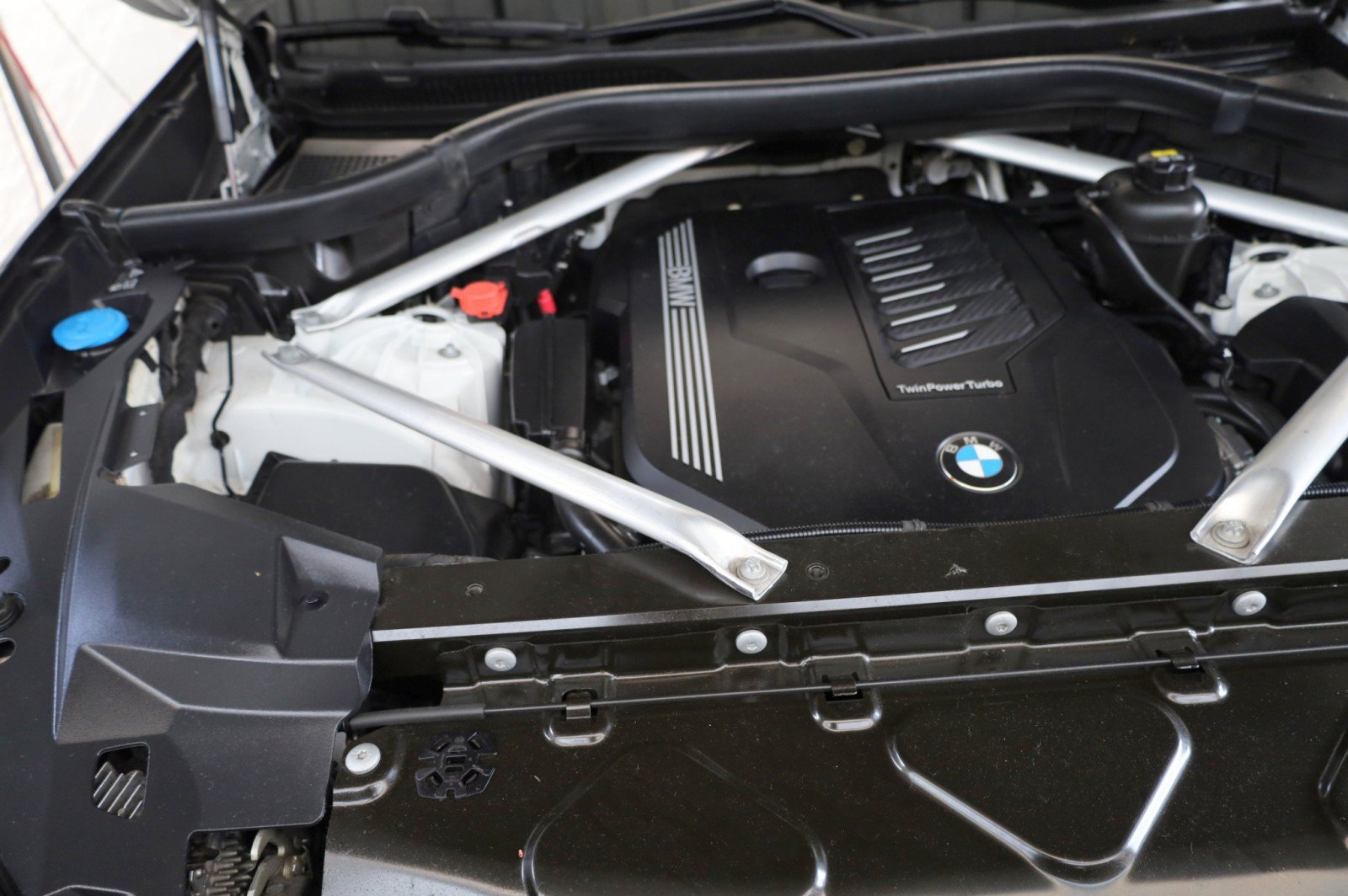 Used 2020 BMW X6 xDrive40i w/ M Sport Package AWD/4WD image 42