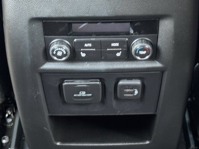 Used 2023 Chevrolet Traverse Premier w/ Redline Edition FWD image 32