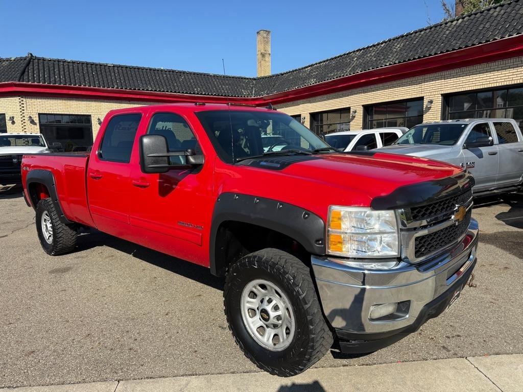 Used 2011 Chevrolet Silverado 3500 LTZ AWD/4WD image 2