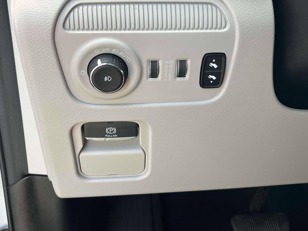 Used 2024 Jeep Wagoneer Series II w/ Flexible Seating Group RWD image 31