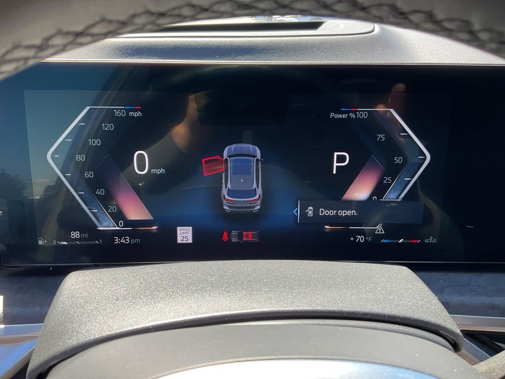 Used 2025 BMW X5 xDrive40i w/ Executive Package image 10