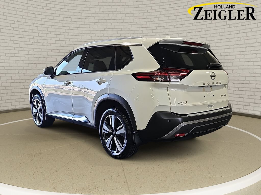 Used 2023 Nissan Rogue SL AWD/4WD image 7