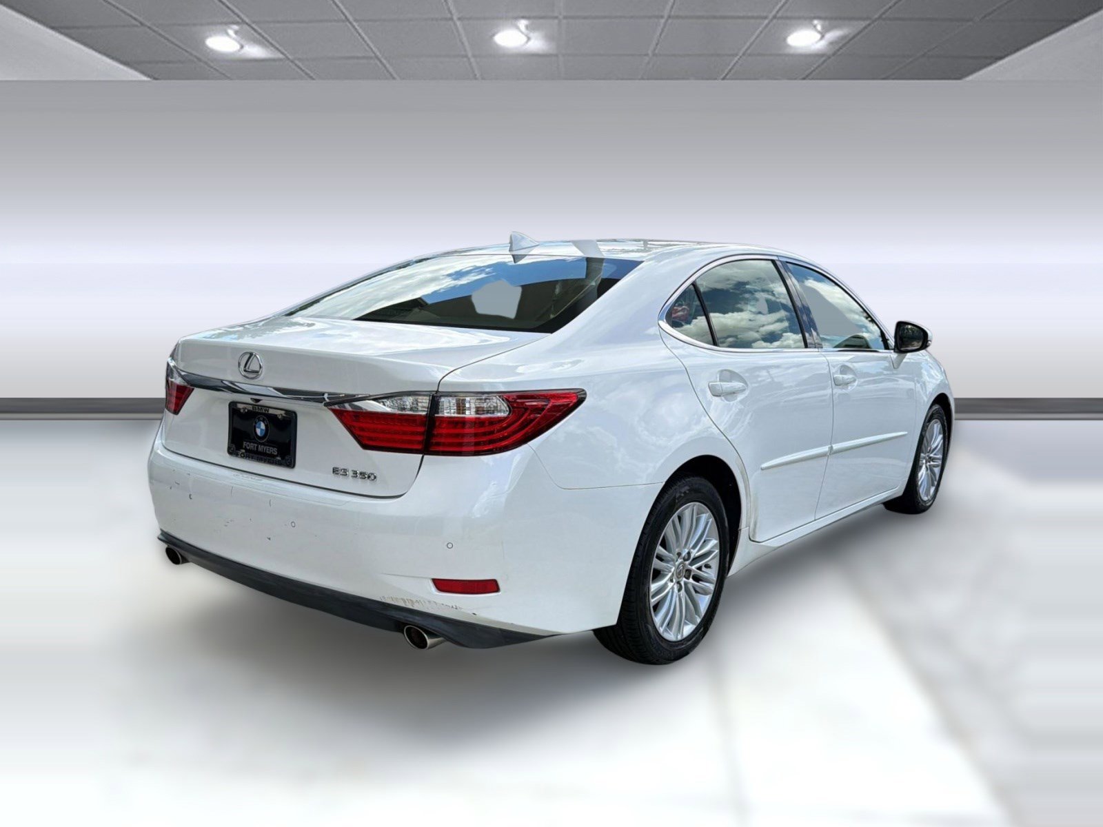 Used 2015 Lexus ES 350 w/ Luxury Package image 9