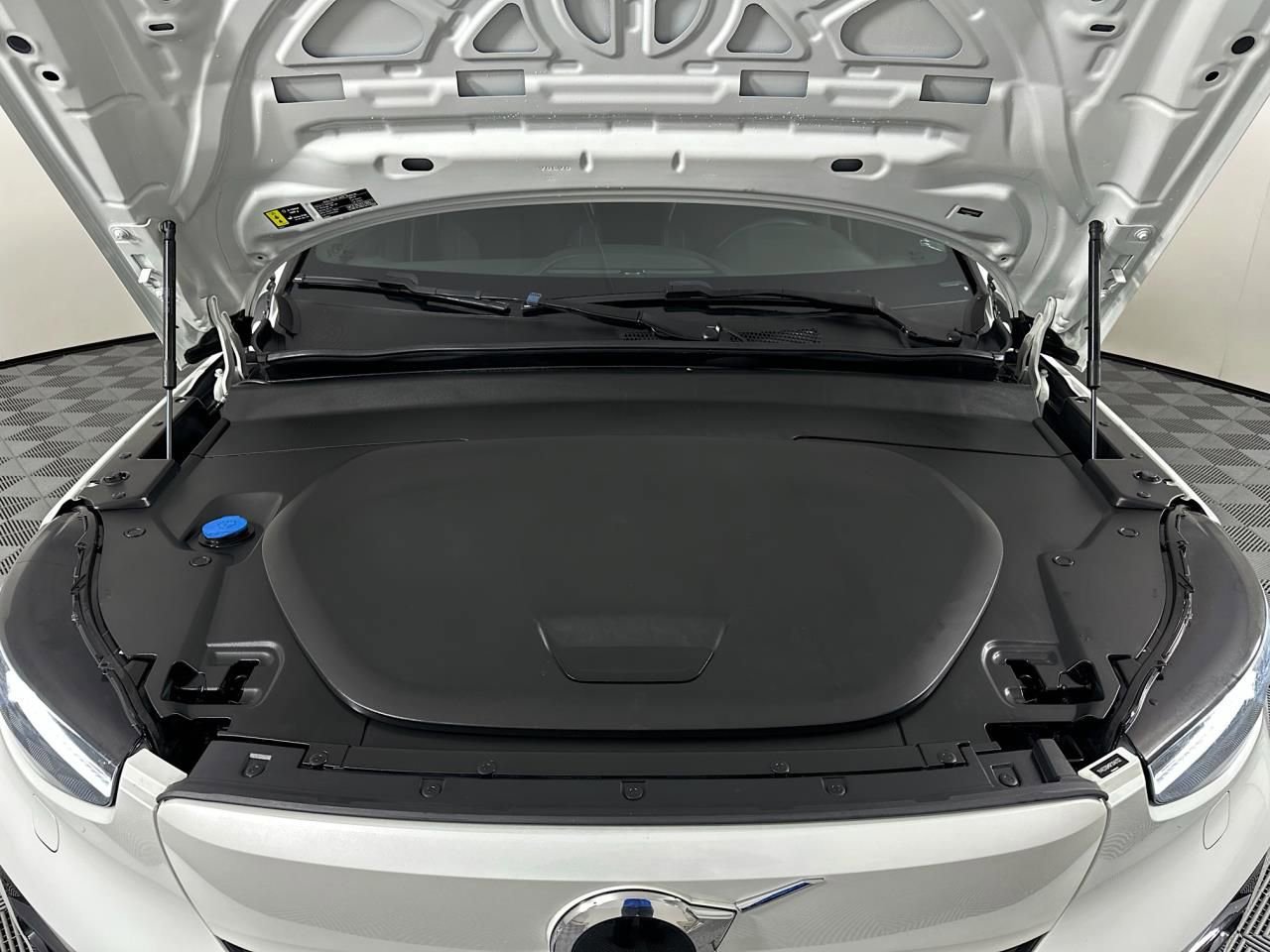 Used 2023 Volvo C40 P8 Recharge Ultimate image 41