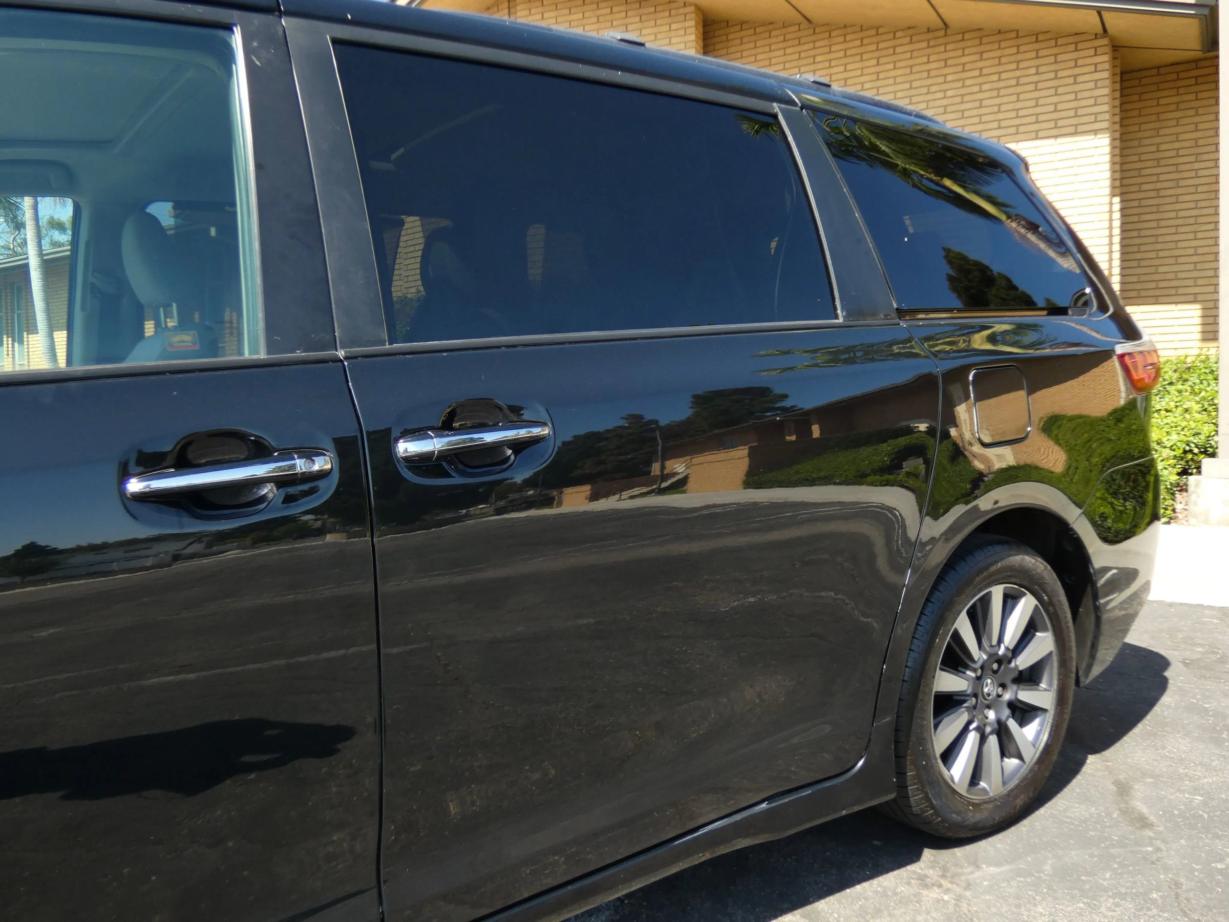 Used 2018 Toyota Sienna Limited image 13