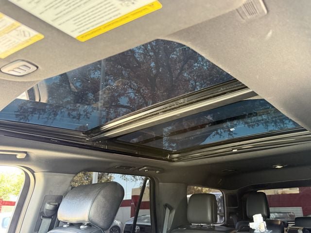 Used 2018 Ford Expedition Limited w/ Equipment Group 302A RWD image 23
