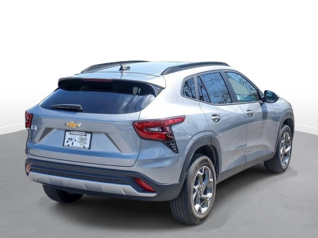 Used 2025 Chevrolet Trax LT w/ LT Convenience Package FWD image 8