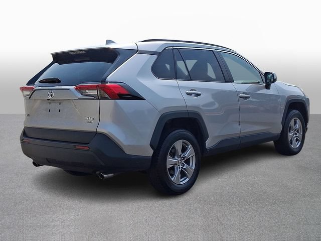 Used 2024 Toyota RAV4 XLE AWD/4WD image 4