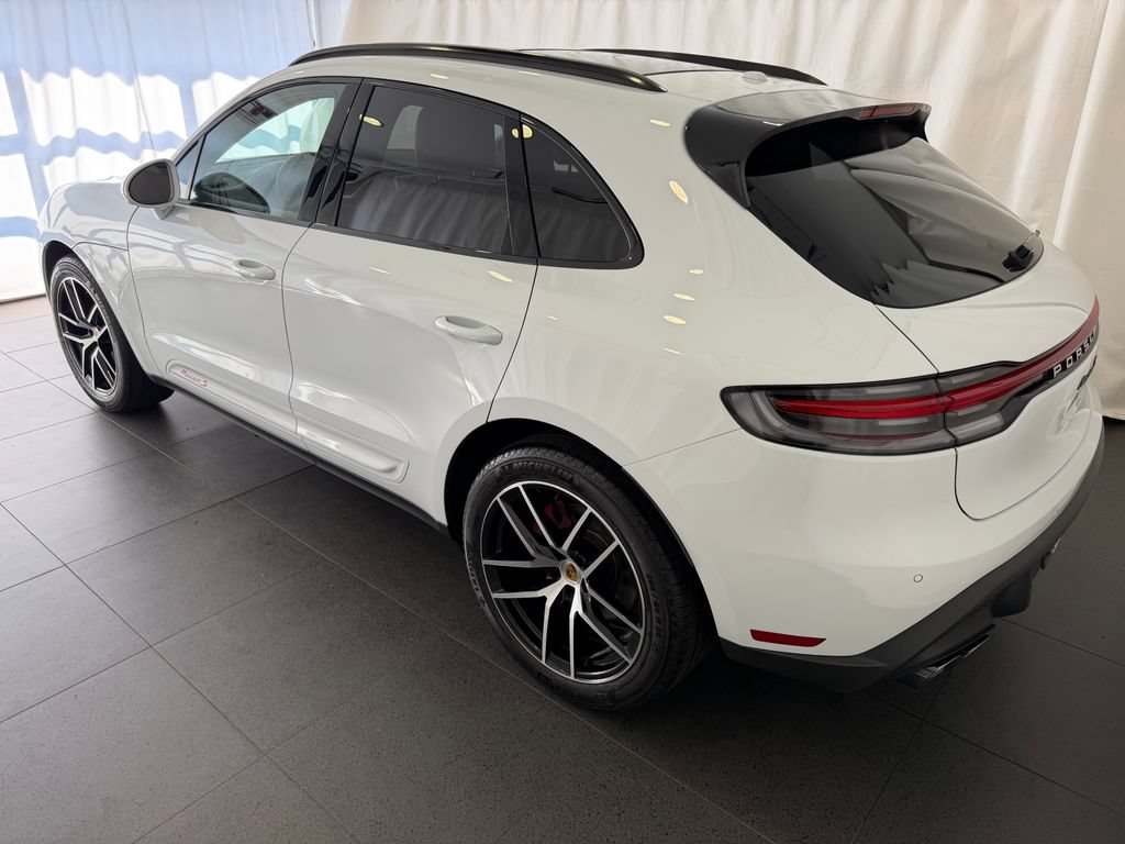 Certified 2026 Porsche Macan S AWD/4WD image 3