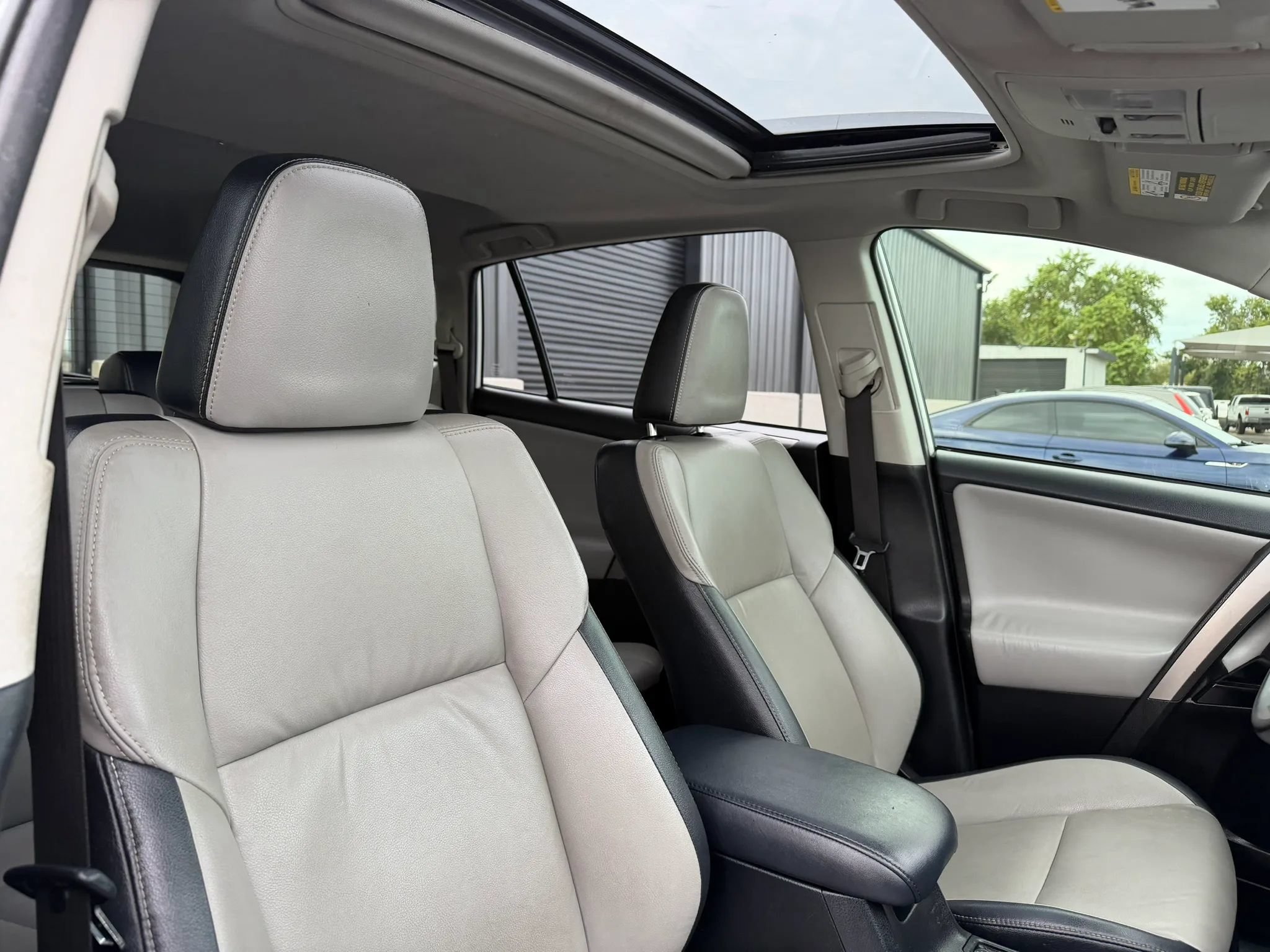 Used 2017 Toyota RAV4 Limited w/ Advanced Technology Package FWD image 35