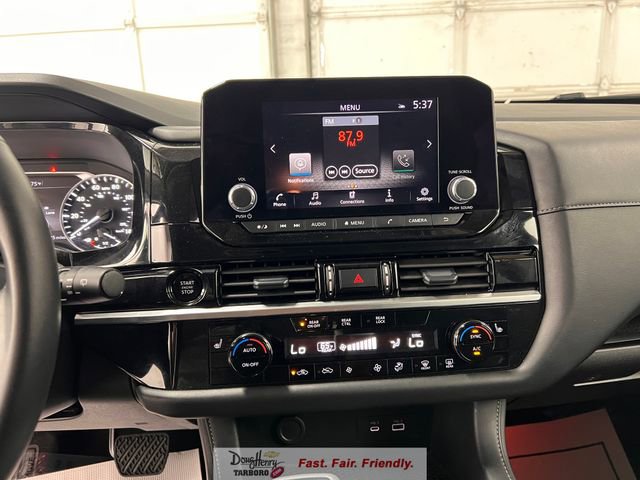 Used 2025 Nissan Pathfinder SV FWD image 47