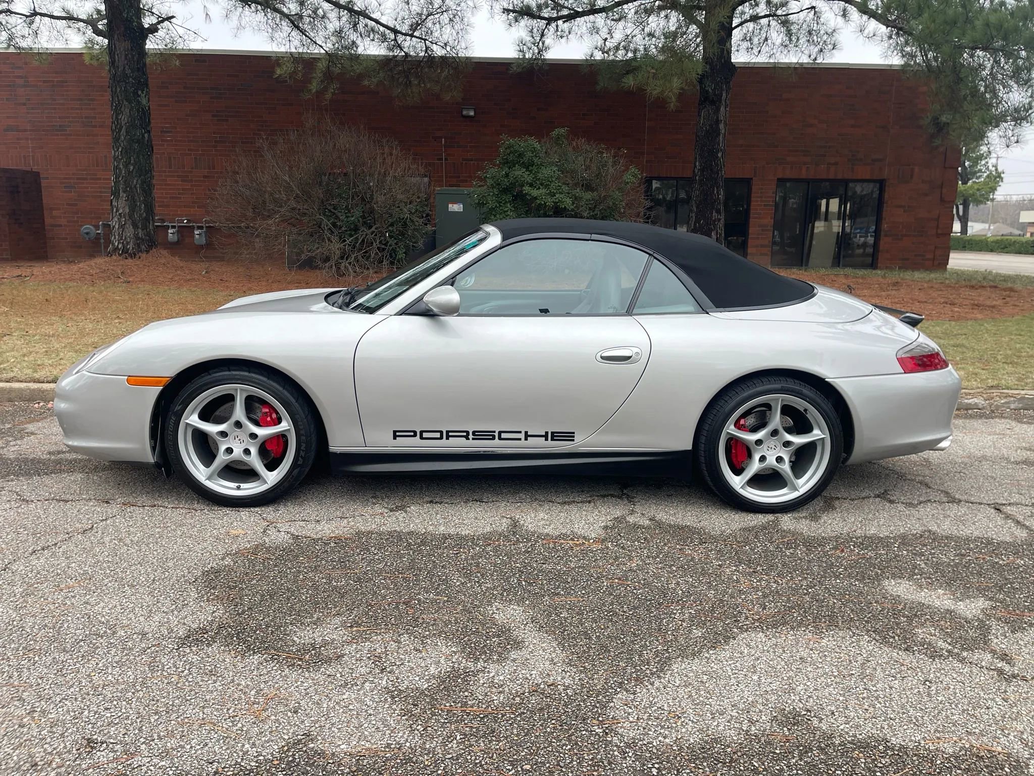 Used 2002 Porsche 911 Cabriolet image 4