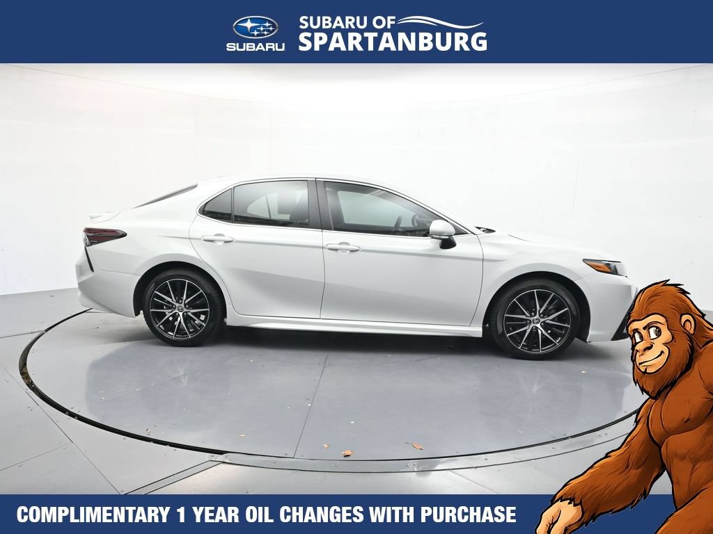 Used 2023 Toyota Camry SE FWD image 9