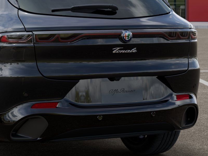 New 2025 Alfa Romeo Tonale AWD/4WD image 13