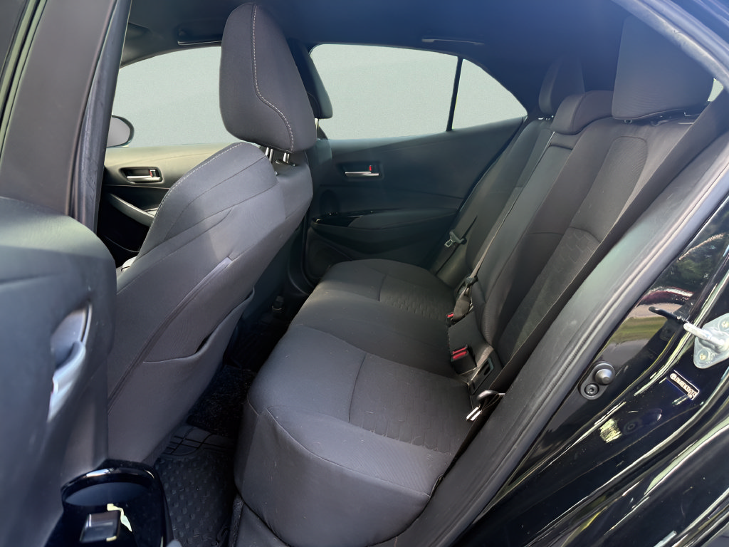 Used 2019 Toyota Corolla SE w/ Carpet Mat Package FWD image 11