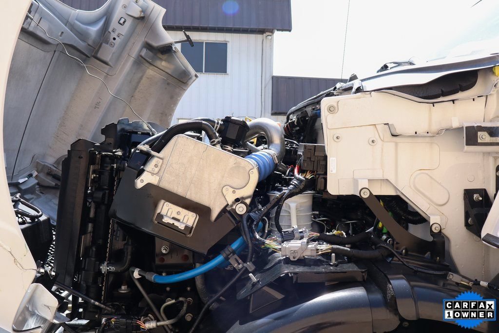 Used 2017 Ford F750 2WD Regular Cab Super Duty image 15