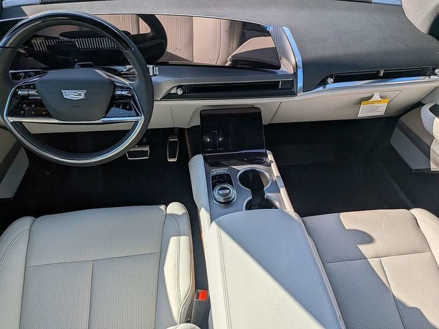 New 2027 Cadillac Vistiq Sport w/ LPO, Floor Liner Package AWD/4WD image 17