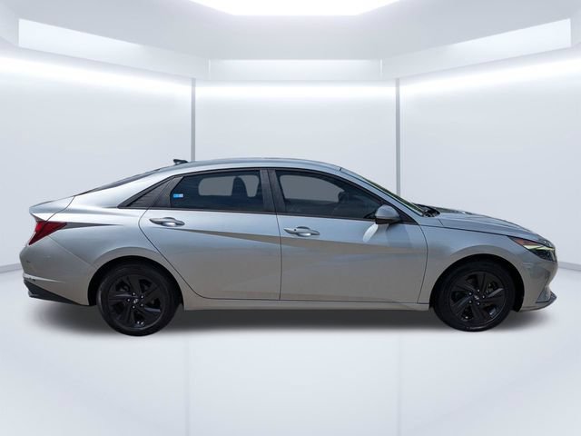 Used 2021 Hyundai Elantra SEL FWD image 3