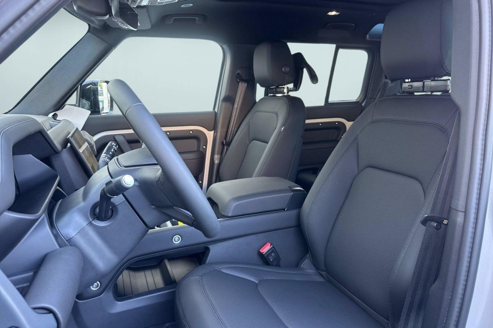 New 2026 Land Rover Defender 110 S AWD/4WD image 5