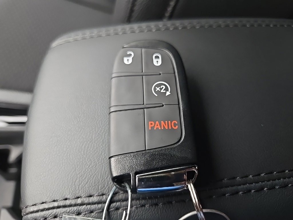 Used 2026 Jeep Compass Latitude image 92