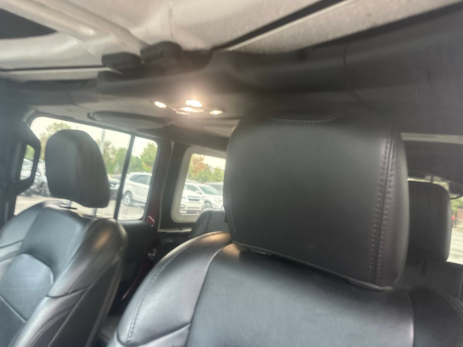 Used 2021 Jeep Wrangler Unlimited Sahara AWD/4WD image 14